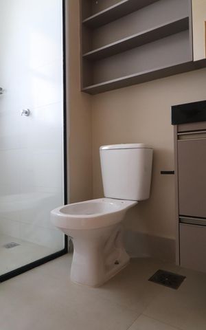 Apartamento para alugar com 103m², 3 quartos e 2 vagasBanheiro do Quarto 1
