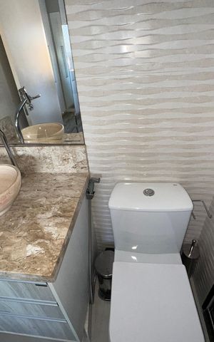 Apartamento à venda com 87m², 2 quartos e 2 vagasBanheiro da Suíte