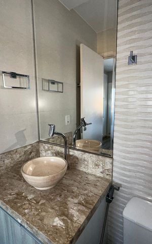 Apartamento à venda com 87m², 2 quartos e 2 vagasBanheiro da Suíte