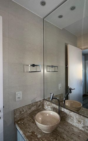 Apartamento à venda com 87m², 2 quartos e 2 vagasBanheiro da Suíte