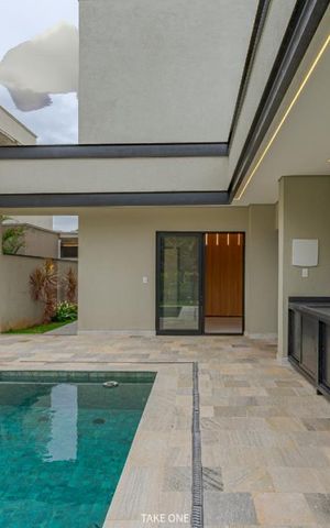 Casa de condomínio à venda com 230m², 3 quartos e 4 vagas