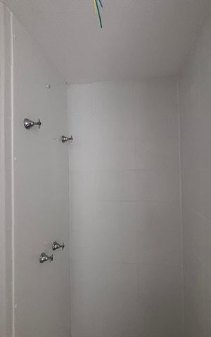Apartamento à venda com 46m², 2 quartos e 1 vaga Apartamento à venda com 46m², 2 quartos e 1 vagaBanheiro