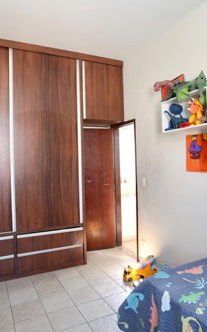 Casa à venda com 200m², 3 quartos e 8 vagas Casa à venda com 200m², 3 quartos e 8 vagasQuarto 2