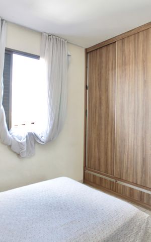 Casa à venda com 200m², 3 quartos e 8 vagas Casa à venda com 200m², 3 quartos e 8 vagasQuarto Suíte