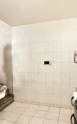 Casa à venda com 200m², 3 quartos e 8 vagas Casa à venda com 200m², 3 quartos e 8 vagasCozinha e Área de Serviço