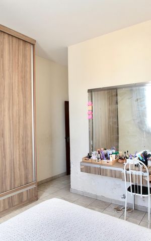 Casa à venda com 200m², 3 quartos e 8 vagas Casa à venda com 200m², 3 quartos e 8 vagasQuarto Suíte