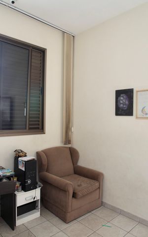 Casa à venda com 200m², 3 quartos e 8 vagas Casa à venda com 200m², 3 quartos e 8 vagasQuarto 1