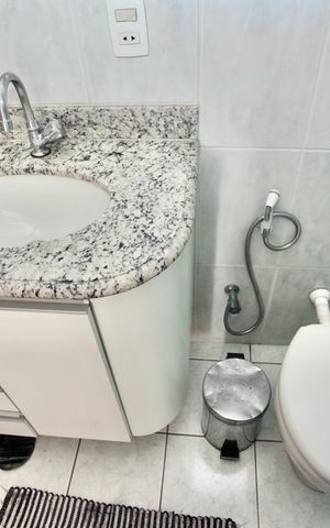Casa à venda com 200m², 3 quartos e 8 vagas Casa à venda com 200m², 3 quartos e 8 vagasBanheiro Social
