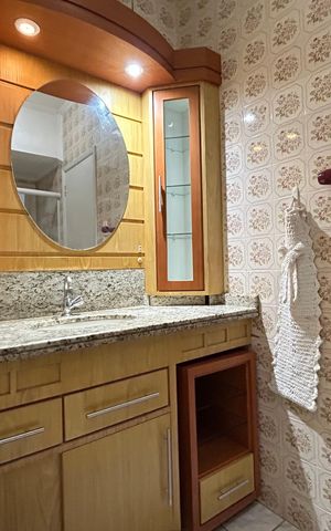 Apartamento para alugar com 138m², 3 quartos e 1 vaga Apartamento para alugar com 138m², 3 quartos e 1 vagaBanheiro suíte