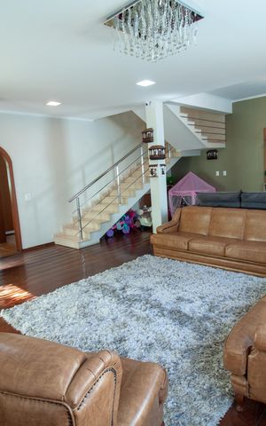 Casa à venda com 354m², 4 quartos e 4 vagas