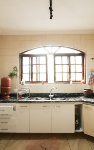 Casa à venda com 203m², 3 quartos e 2 vagas Casa à venda com 203m², 3 quartos e 2 vagasCozinha
