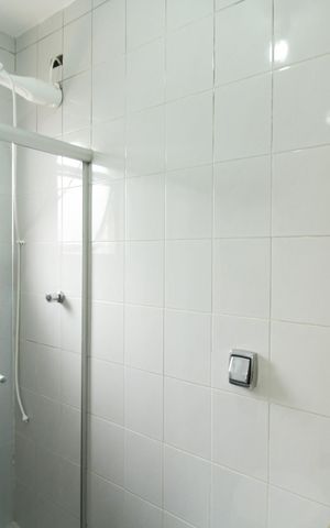 Casa à venda com 203m², 3 quartos e 2 vagas Casa à venda com 203m², 3 quartos e 2 vagasBanheiro