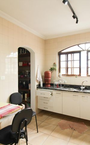 Casa à venda com 203m², 3 quartos e 2 vagas Casa à venda com 203m², 3 quartos e 2 vagasCozinha