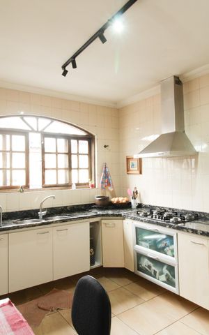 Casa à venda com 203m², 3 quartos e 2 vagas Casa à venda com 203m², 3 quartos e 2 vagasCozinha