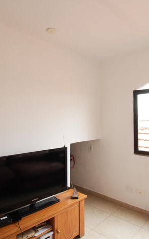 Casa à venda com 203m², 3 quartos e 2 vagas Casa à venda com 203m², 3 quartos e 2 vagasSala de TV