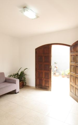 Casa à venda com 203m², 3 quartos e 2 vagas Casa à venda com 203m², 3 quartos e 2 vagasSala de TV