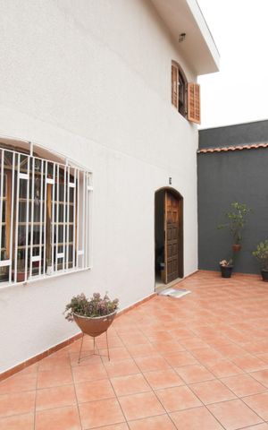 Casa à venda com 203m², 3 quartos e 2 vagas Casa à venda com 203m², 3 quartos e 2 vagasQuintal