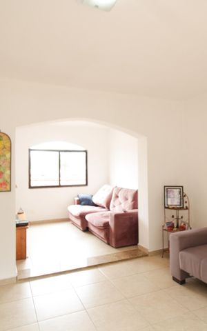 Casa à venda com 203m², 3 quartos e 2 vagas Casa à venda com 203m², 3 quartos e 2 vagasSala