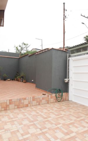 Casa à venda com 203m², 3 quartos e 2 vagas Casa à venda com 203m², 3 quartos e 2 vagasQuintal