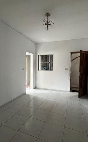 Casa para alugar com 50m², 1 quarto e 1 vaga Casa para alugar com 50m², 1 quarto e 1 vagaSala