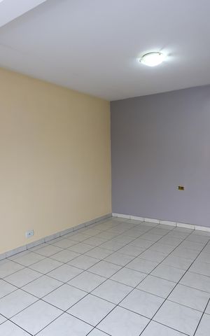 Casa para alugar com 130m², 3 quartos e 2 vagas Casa para alugar com 130m², 3 quartos e 2 vagassuíte