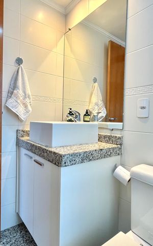 Apartamento à venda com 87m², 2 quartos e 2 vagas Apartamento à venda com 87m², 2 quartos e 2 vagasBanheiro Corredor