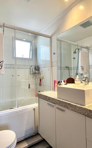 Apartamento à venda com 87m², 2 quartos e 2 vagas Apartamento à venda com 87m², 2 quartos e 2 vagasBanheiro da Suíte