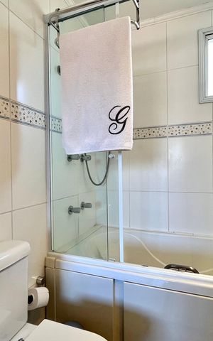 Apartamento à venda com 87m², 2 quartos e 2 vagas Apartamento à venda com 87m², 2 quartos e 2 vagasBanheiro da Suíte