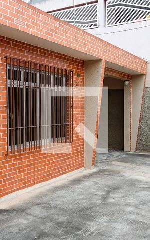 Casa à venda com 239m², 2 quartos e 5 vagas