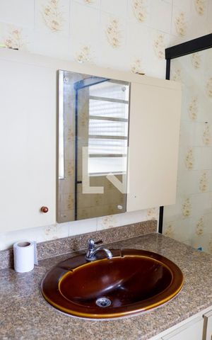 Casa à venda com 239m², 1 quarto e 5 vagas Casa à venda com 239m², 1 quarto e 5 vagasCasa 2 - Banheiro social