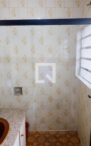 Casa à venda com 239m², 2 quartos e 5 vagas