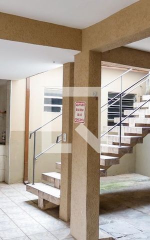 Casa à venda com 239m², 2 quartos e 5 vagas