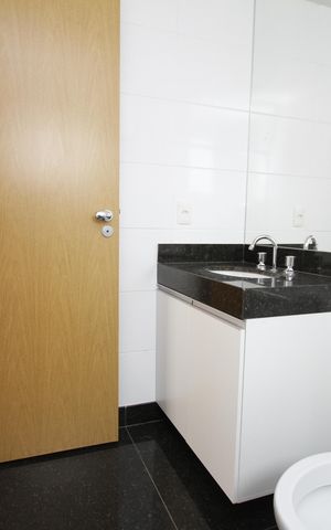Apartamento à venda com 168m², 2 quartos e 3 vagasBanheiro da Suíte