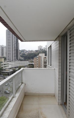 Apartamento à venda com 168m², 2 quartos e 3 vagasVaranda