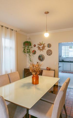 Casa à venda com 186m², 3 quartos e 2 vagas
