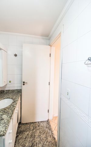 Apartamento à venda com 100m², 2 quartos e 2 vagas Apartamento à venda com 100m², 2 quartos e 2 vagasBanheiro da Suíte