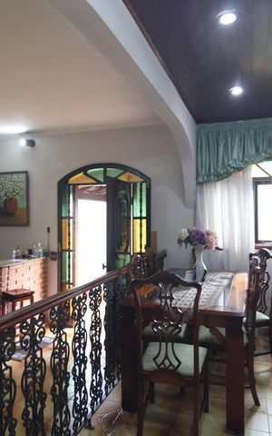 Casa à venda com 180m², 4 quartos e 3 vagasSala 1