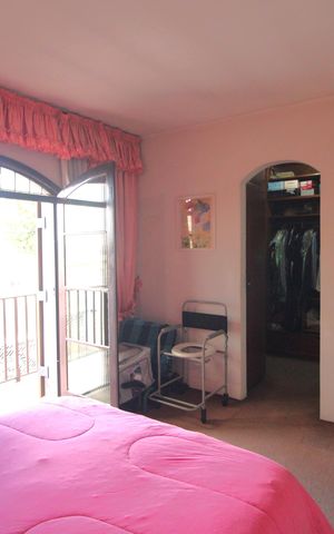 Casa à venda com 180m², 4 quartos e 3 vagasSuíte