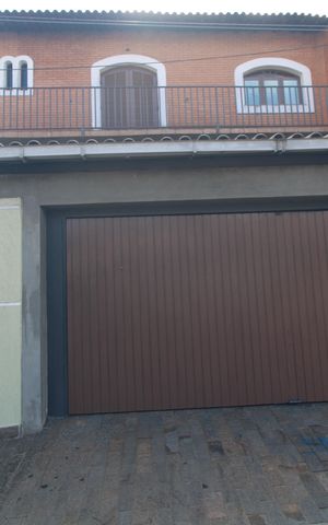 Casa à venda com 180m², 4 quartos e 3 vagasFachada