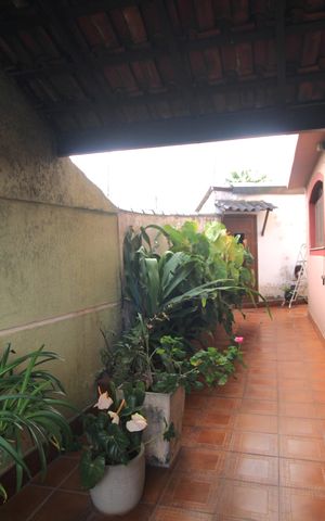 Casa à venda com 180m², 4 quartos e 3 vagasQuintal lateral