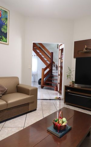 Casa para alugar com 360m², 5 quartos e 4 vagasSala de TV