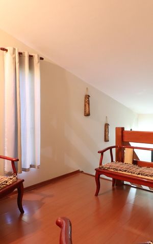 Casa para alugar com 360m², 5 quartos e 4 vagasHall andar superior