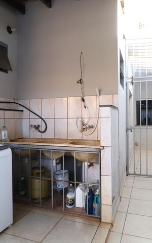 Casa para alugar com 360m², 5 quartos e 4 vagasÁrea de Serviço