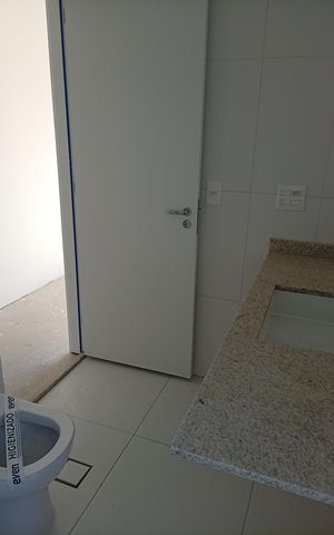 Apartamento à venda com 208m², 4 quartos e 3 vagas Apartamento à venda com 208m², 4 quartos e 3 vagasBanheiro