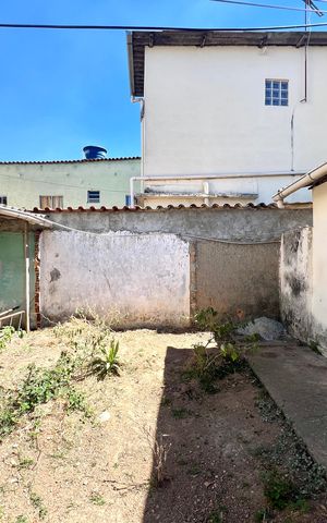 Casa à venda com 360m², 2 quartos e 1 vaga Casa à venda com 360m², 2 quartos e 1 vagaQuintal