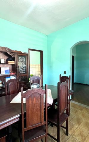Casa à venda com 360m², 2 quartos e 1 vaga Casa à venda com 360m², 2 quartos e 1 vagaSala
