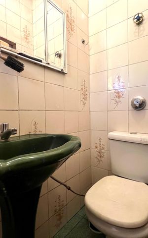 Casa à venda com 360m², 2 quartos e 1 vaga Casa à venda com 360m², 2 quartos e 1 vagaBanheiro Social