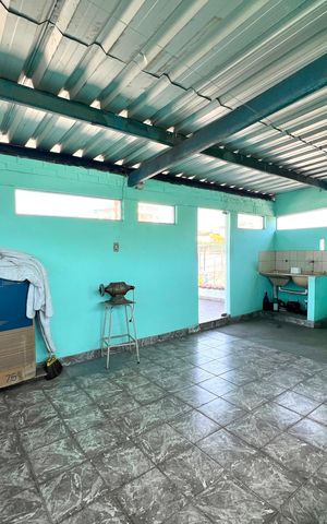 Casa à venda com 360m², 2 quartos e 1 vaga Casa à venda com 360m², 2 quartos e 1 vagaCobertura