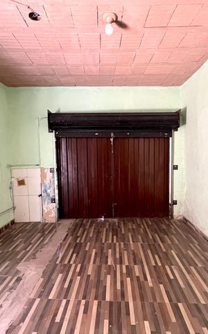 Casa à venda com 360m², 2 quartos e 1 vaga Casa à venda com 360m², 2 quartos e 1 vagaGaragem