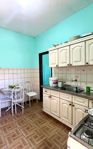Casa à venda com 360m², 2 quartos e 1 vaga Casa à venda com 360m², 2 quartos e 1 vagaCozinha
